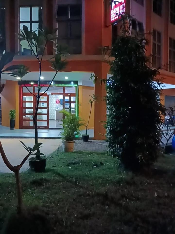Jam Hotel Kota Warisan Sepang @ Erl Salak Tinggi, Klia 1-2 & F1 外观 照片